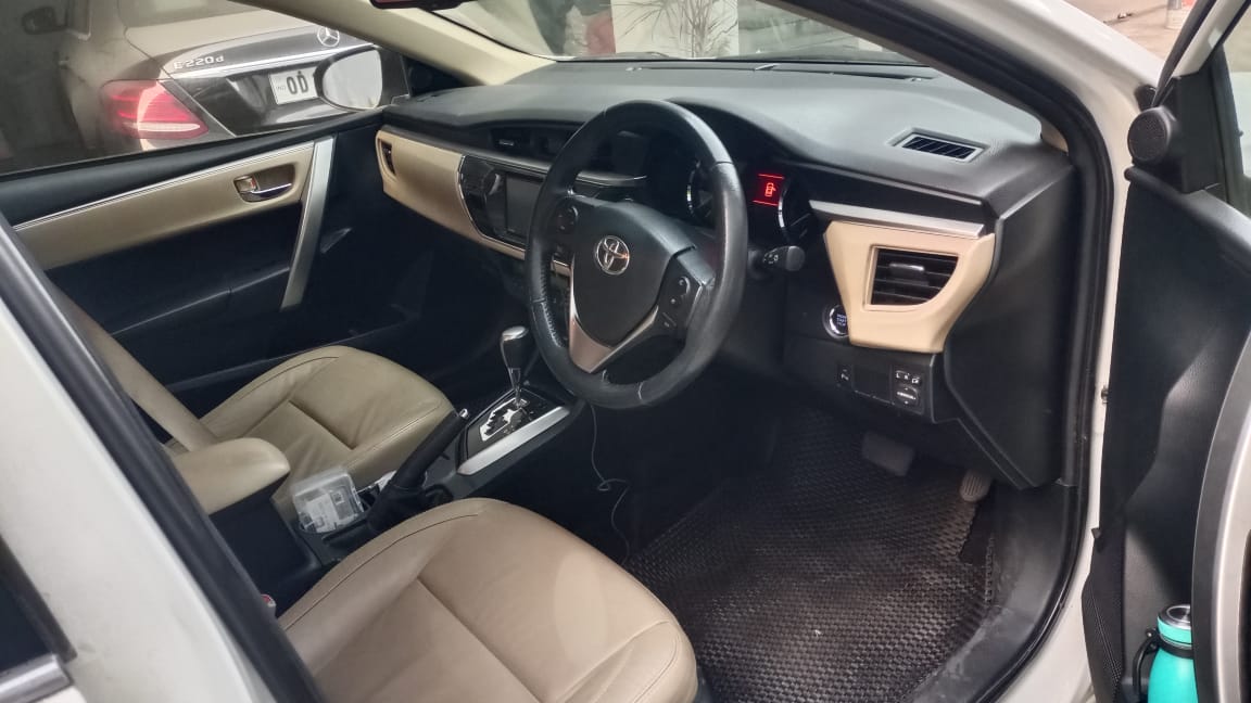 Toyota Corolla Altis(2014-2017) Le Petrol